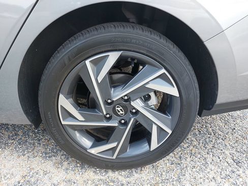 Certified 2025 Hyundai Elantra Sport FWD image 35
