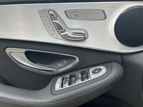 Used 2019 Mercedes-Benz C 300 Sedan image 12