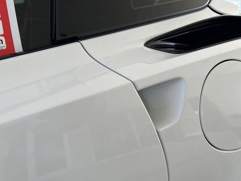 Used 2015 Chevrolet Corvette Z06 w/ 3LZ Preferred Equipment Group image 19