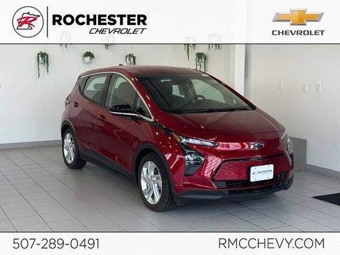 Used 2023 Chevrolet Bolt LT FWD image 1