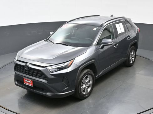 Used 2025 Toyota RAV4 XLE AWD/4WD image 36