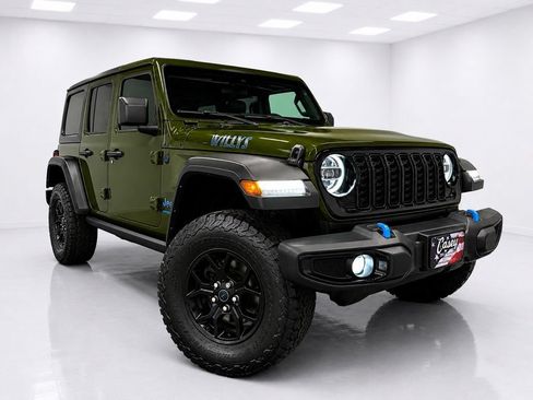 Used 2024 Jeep Wrangler Unlimited AWD/4WD image 6