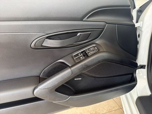 Used 2021 Porsche 718 Cayman RWD image 24