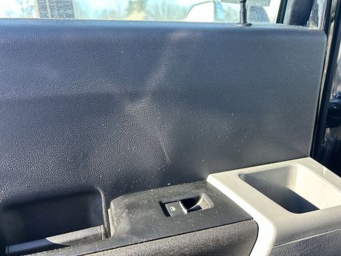 Used 2023 Ford F250 XL w/ XL Chrome Package image 24