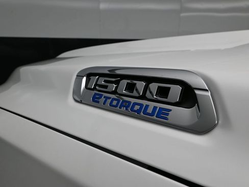 New 2026 RAM 1500 Laramie AWD/4WD image 12