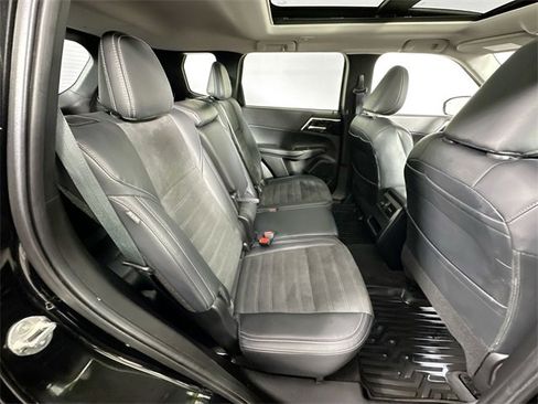 Used 2024 Mitsubishi Outlander SE image 29