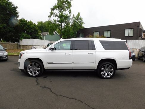 Used 2017 Cadillac Escalade ESV Premium Luxury AWD/4WD image 26
