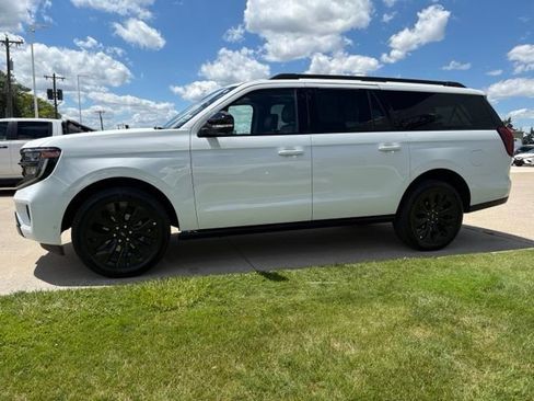 Used 2025 Ford Expedition Max Platinum w/ Stealth Appearance Package AWD/4WD image 14
