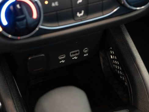 Used 2021 Chevrolet TrailBlazer LS FWD image 22