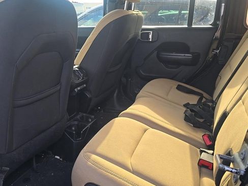 Used 2018 Jeep Wrangler Unlimited Sport S AWD/4WD image 3