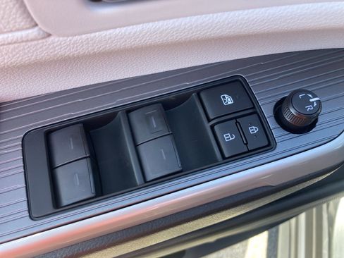 Certified 2026 Toyota Sienna XLE image 15