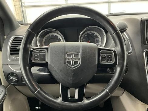 Used 2019 Dodge Grand Caravan SXT FWD image 9