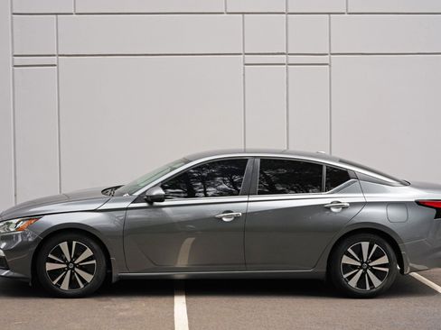 Used 2021 Nissan Altima 2.5 SV FWD image 42