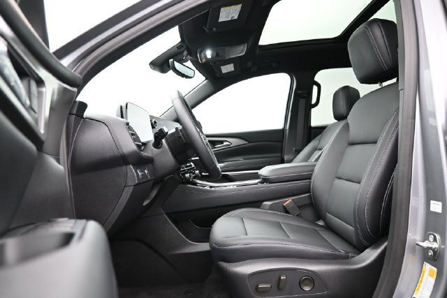 Used 2026 Chevrolet Traverse LT w/ Sun and Wheel Package FWD image 16
