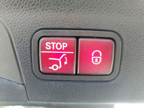 Used 2022 Mercedes-Benz GLC 300 4MATIC Coupe image 16