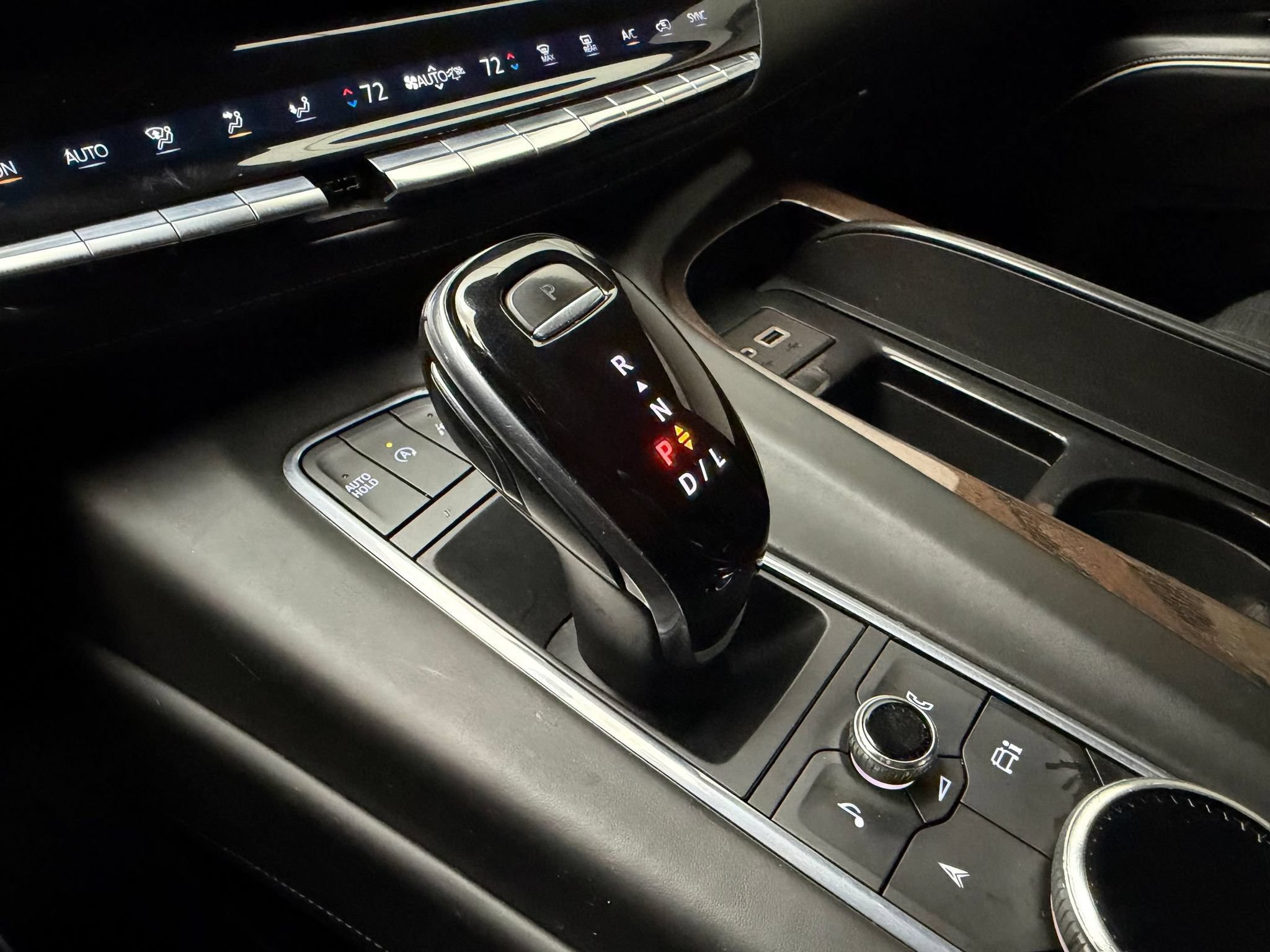 Used 2021 Cadillac Escalade Sport Platinum AWD/4WD image 16
