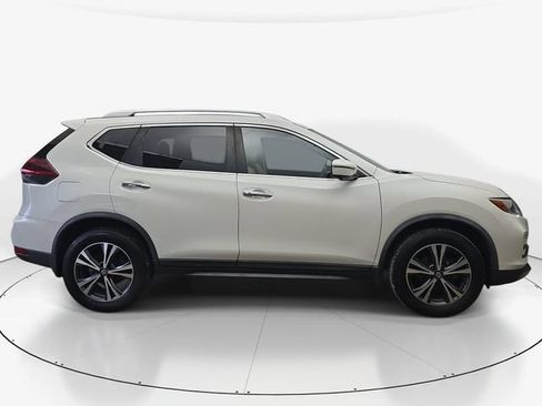 Used 2019 Nissan Rogue SV w/ Premium Package AWD/4WD image 5
