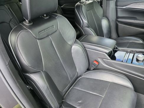 Used 2022 Jeep Grand Cherokee L Overland w/ Luxury Tech Group IV RWD image 29