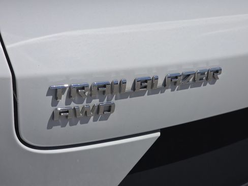 Used 2023 Chevrolet TrailBlazer LS AWD/4WD image 9