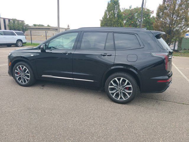 Used 2024 Cadillac XT6 Sport AWD/4WD image 5