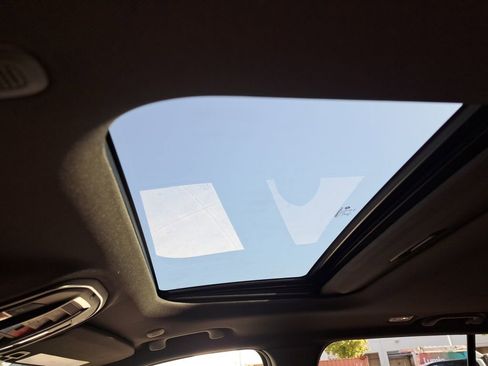 New 2025 Jeep Grand Cherokee Altitude image 7