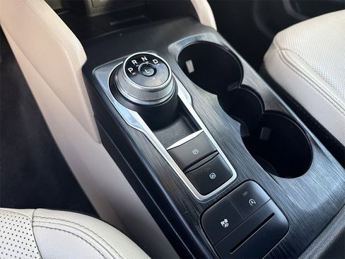 Used 2022 Ford Escape SEL w/ Technology Package image 26