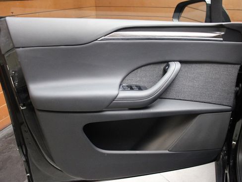 Used 2022 Tesla Model X image 45