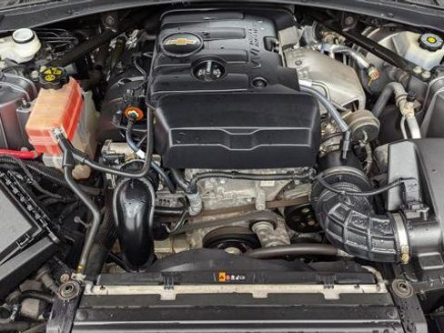 Used 2020 Chevrolet Camaro LT image 24