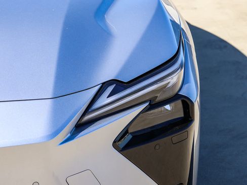 New 2026 Lexus ES 350e FWD image 7