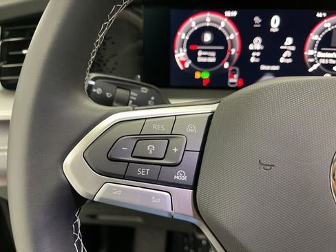 New 2026 Volkswagen Tiguan SE image 16