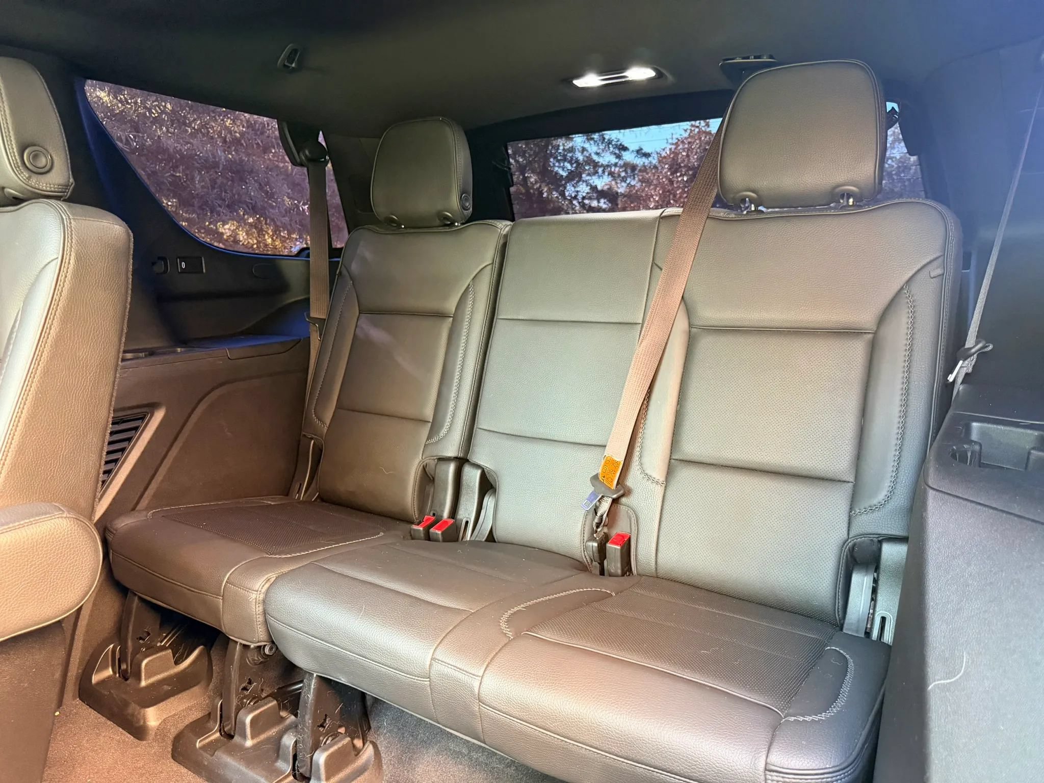 Used 2021 GMC Yukon Denali w/ Denali Premium Package AWD/4WD image 27