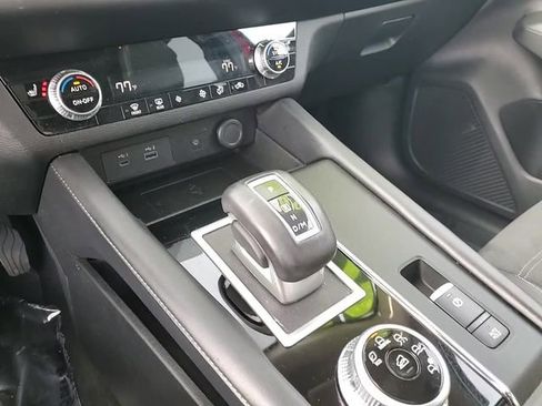 Used 2024 Mitsubishi Outlander SE image 24