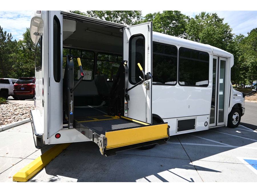 Used 2015 Ford E-350 and Econoline 350 Super Duty RWD image 18