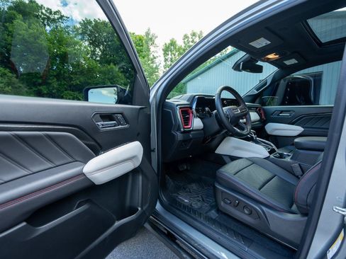 Used 2023 GMC Canyon AT4X AWD/4WD image 12