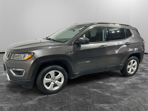 Used 2019 Jeep Compass Latitude w/ Popular Equipment Group image 2