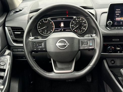 Used 2025 Nissan Rogue SV image 20