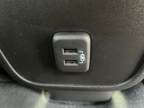 Used 2024 Chevrolet Equinox LT image 38