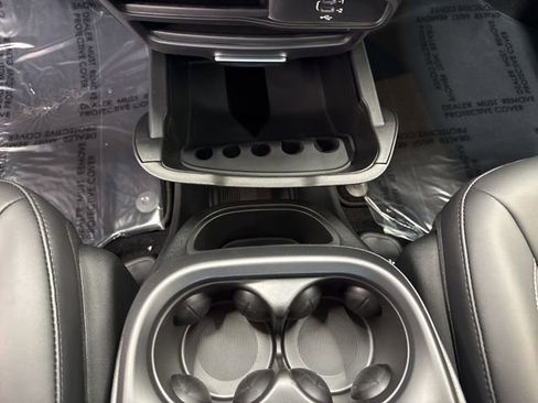 New 2026 Chrysler Pacifica Select image 24