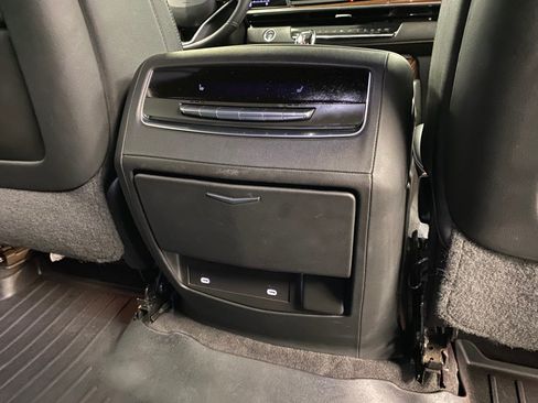 Used 2022 Cadillac Escalade ESV Luxury AWD/4WD image 30