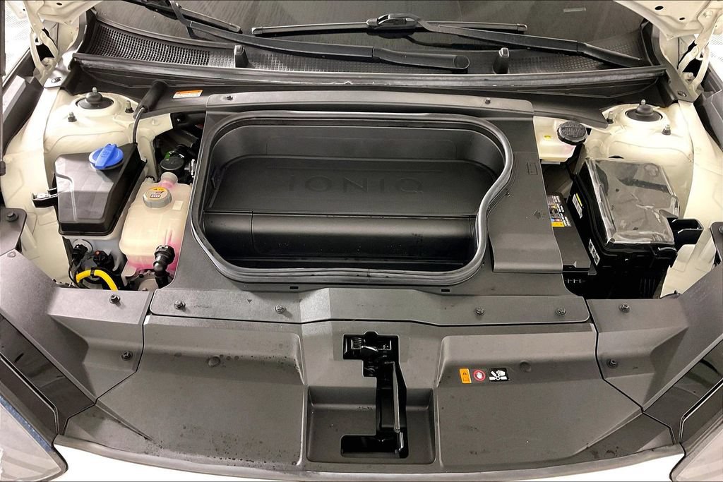Used 2023 Hyundai Ioniq 6 Limited RWD image 9