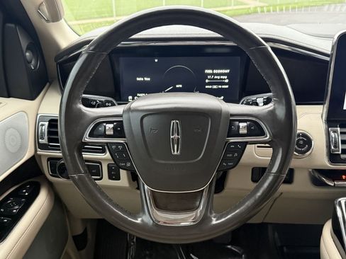 Used 2019 Lincoln Navigator Reserve image 27