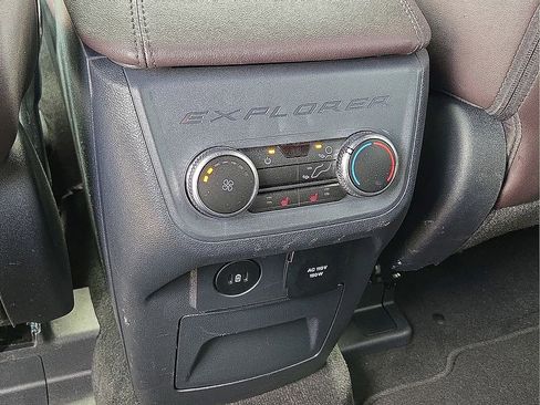 Used 2025 Ford Explorer Platinum w/ LUX Leather Package image 18
