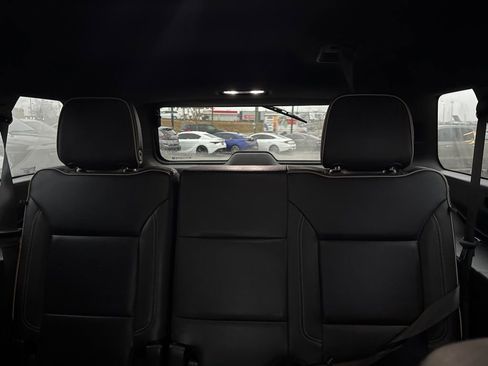 Used 2022 GMC Yukon XL SLT w/ SLT Premium Package image 26