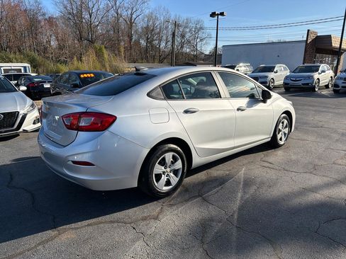 Used 2018 Chevrolet Cruze LS image 5