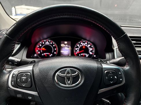 Used 2016 Toyota Camry SE image 16