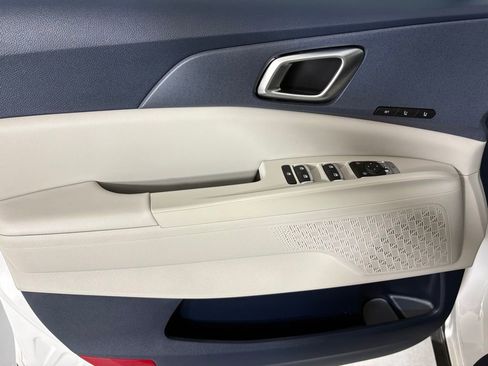 New 2026 Kia Carnival EX FWD image 19