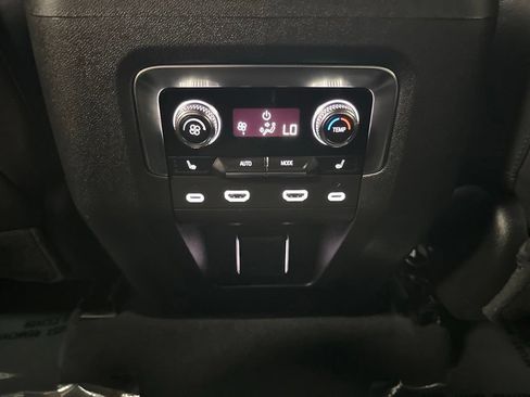 Used 2024 GMC Yukon XL AT4 w/ Technology Package AWD/4WD image 25