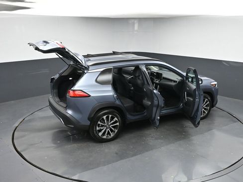Used 2023 Toyota Corolla Cross XLE image 49