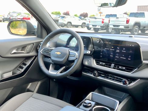 New 2026 Chevrolet Equinox LT w/ Safety and Technology Package image 38