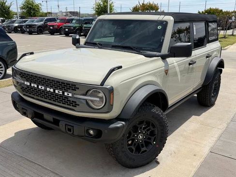 New 2026 Ford Bronco Badlands AWD/4WD image 4